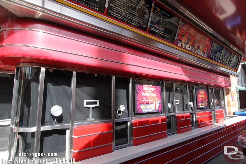 The Award Wieners stand is closed since the walkway is so narrow