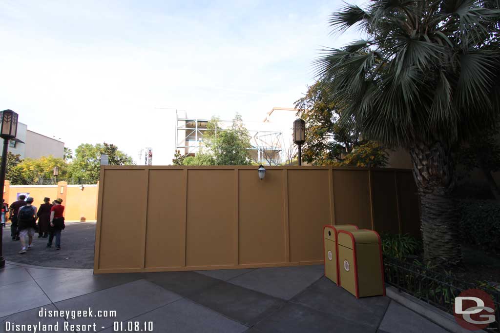 The side facing the gift shop is a regular wall, no covers yet.