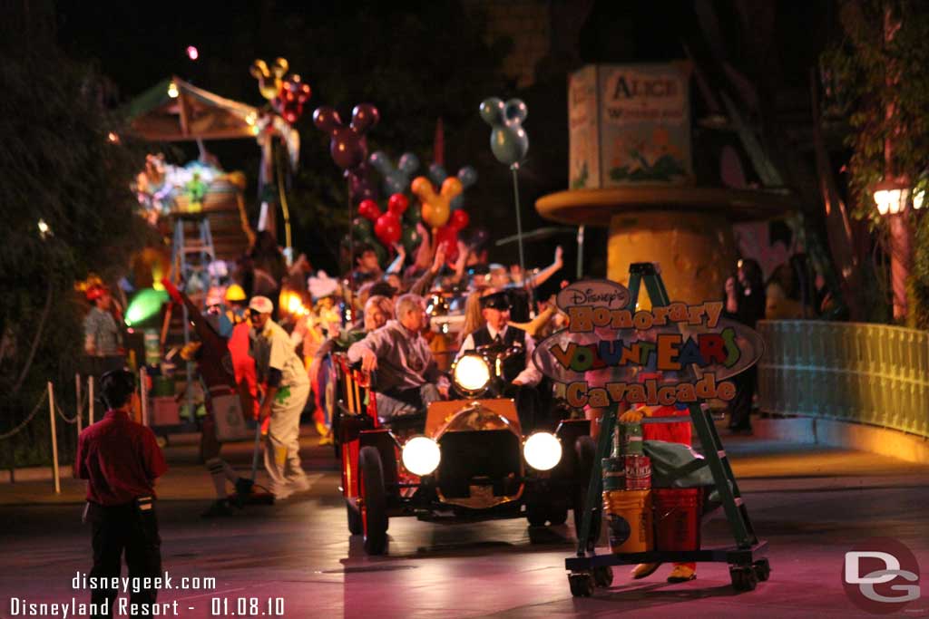 Hiked ahead againn and stopped in the Small World Mall for some more shots.