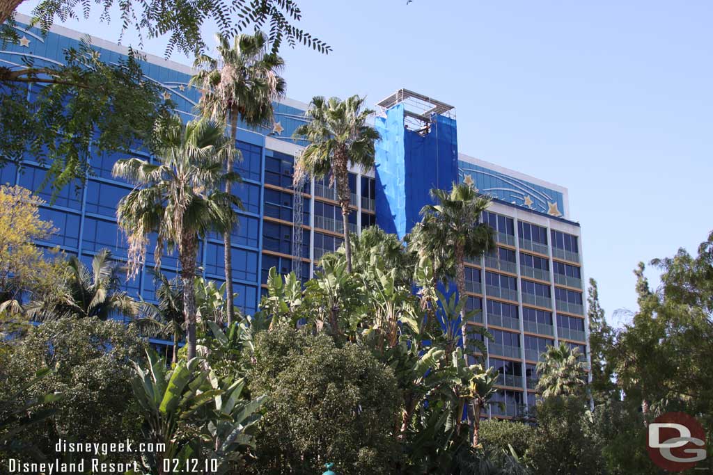 The exterior elevator is covered and next to it is a work lift.