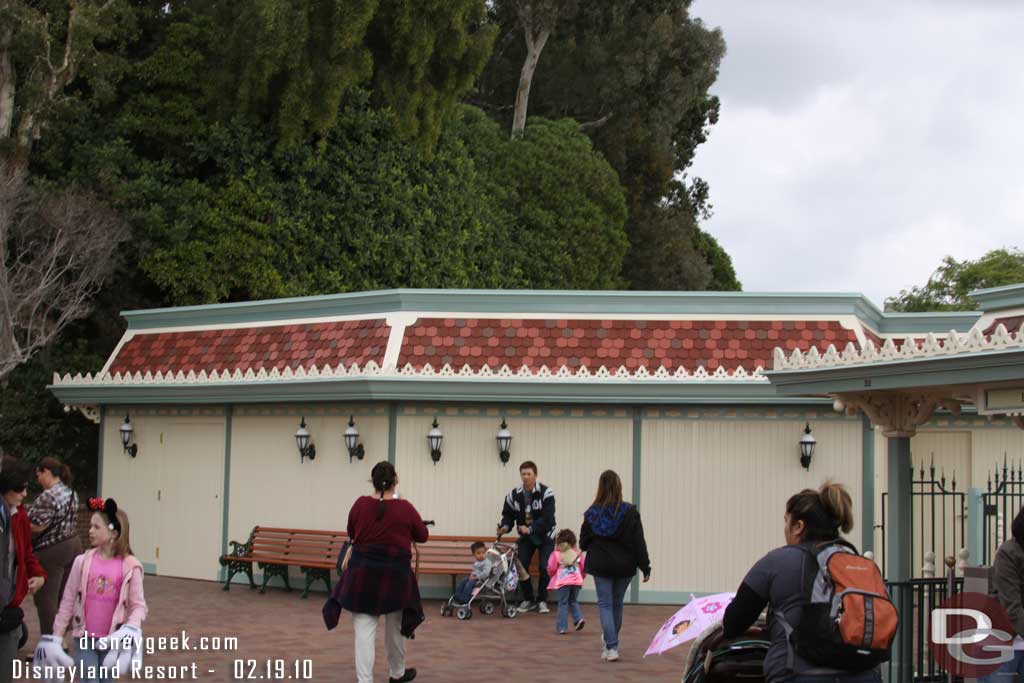 The walls are down and the old stroller rental location is now just a plain wall with a few benches.