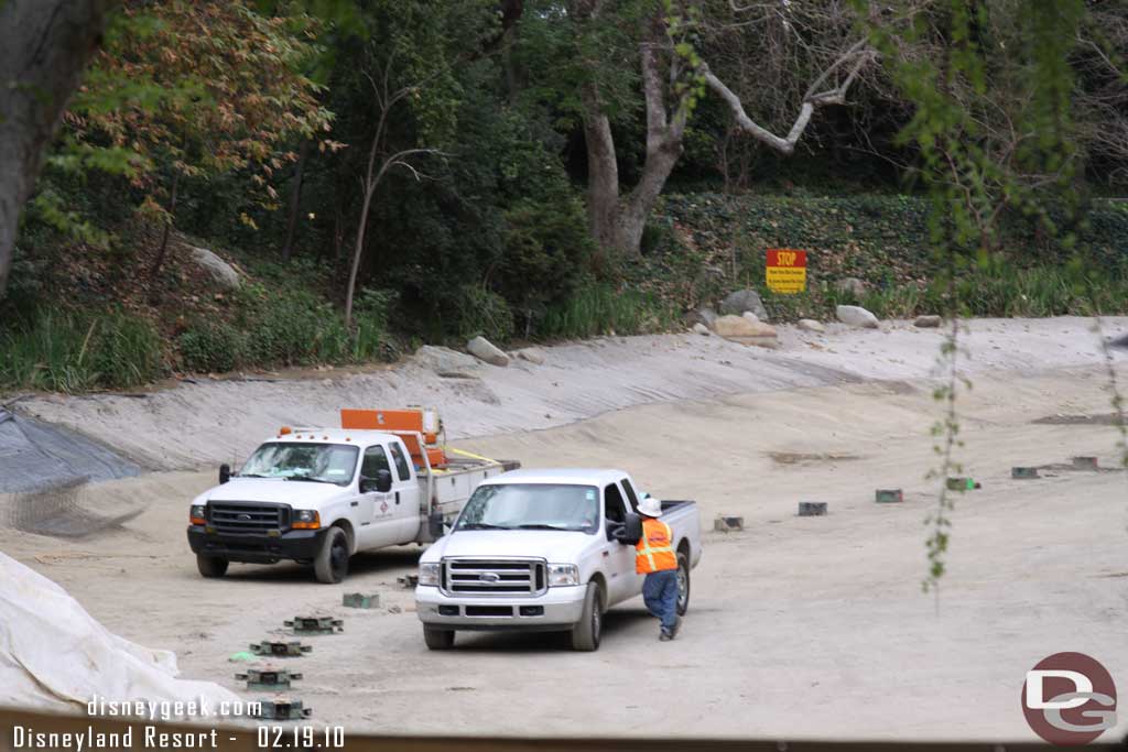 No visible progress on the track install