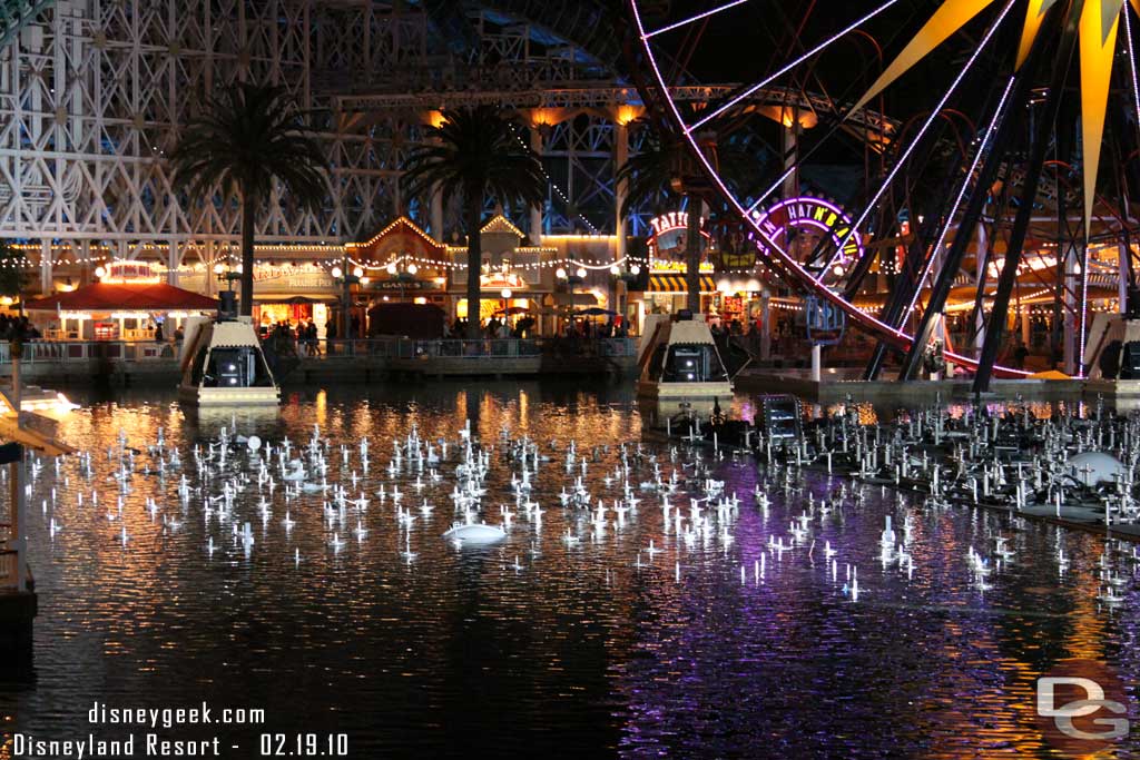 They had one platform down and were cycling the projectors (also kind of different they were using the lights on the towers by the viewing area to illuminate the platform)