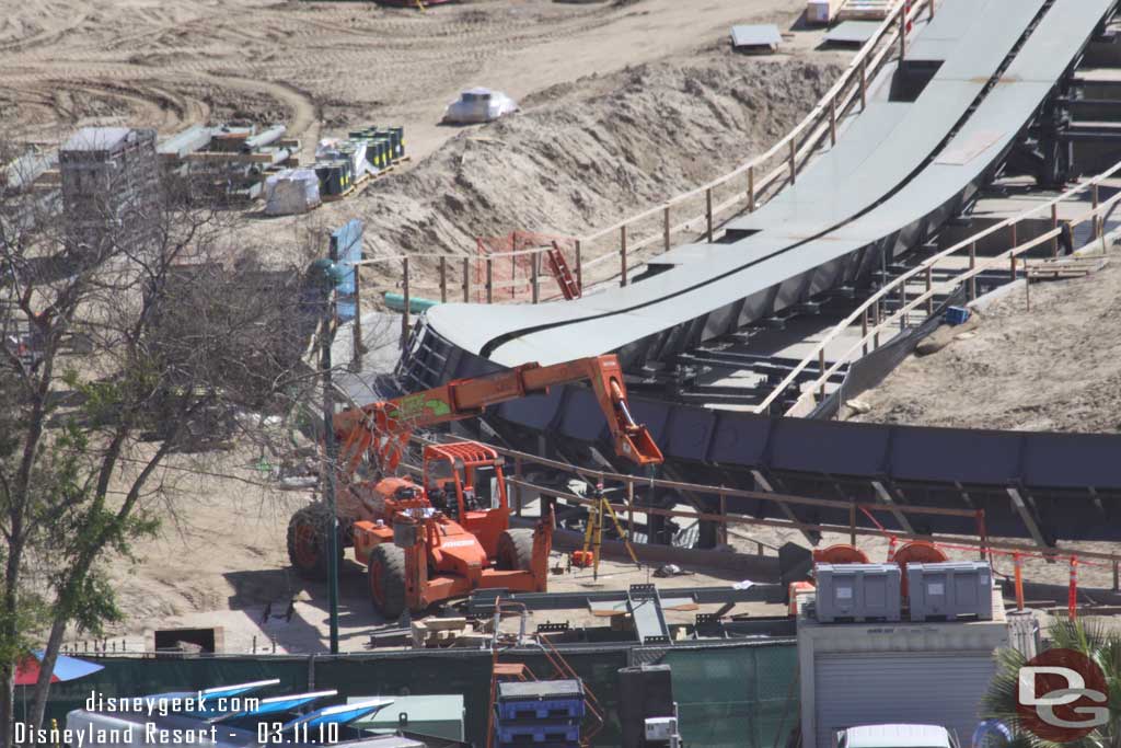 Looks like some steelwork along this area.. wonder if that means a wall/rockwork will start to go up to block our view of testing.