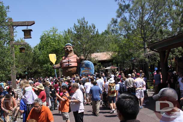 A mass of people near GRR.. it seemed the Fastpass distribution was backed up.