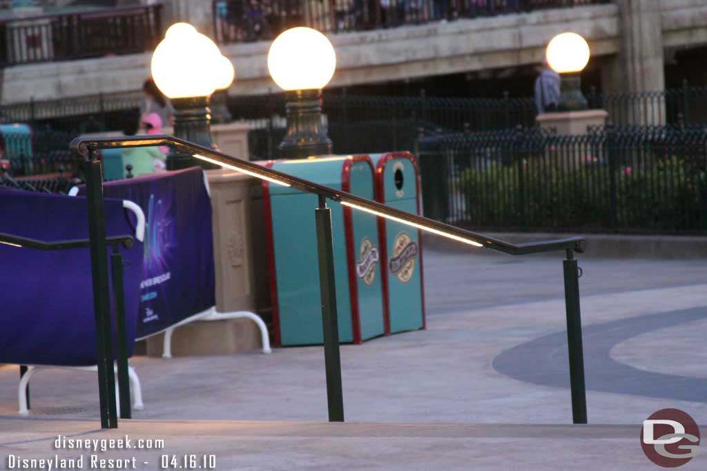 The railings have lights under them, very nice.