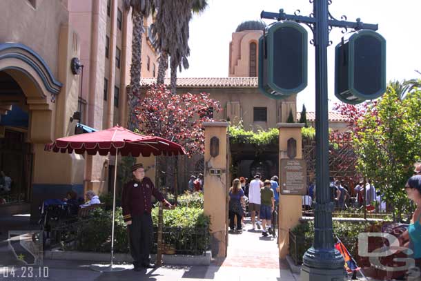 The temporary entrance, no Fastpass while the construction is going on.