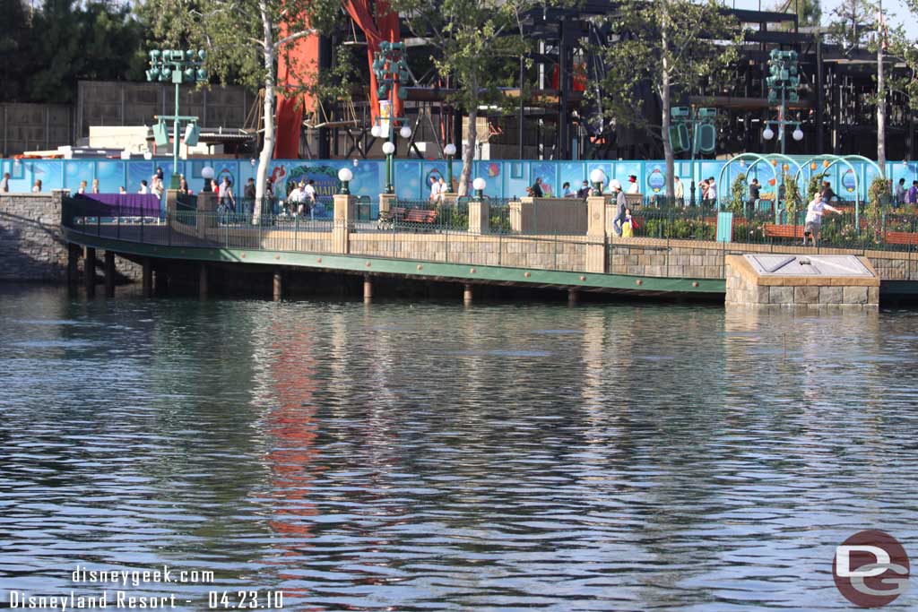 What the water looks like when the platform is submerged.