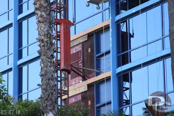 The external elevator is down to only 6 floors now.. so they are slowly finishing up the side facing Downtown Disney