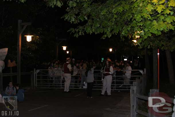 On the way out you pass the masses queued up for the 10:15 show.  Everything looked orderly from my vantage point.  Anyone queue up?  How did it work out?