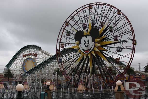 They had the fountains going as a backdrop for the cameras.