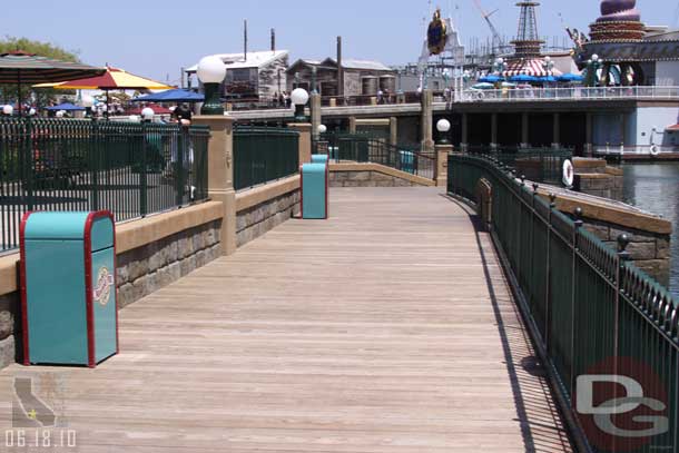 Wend for a walk on the boardwalk, which was empty this afternoon.