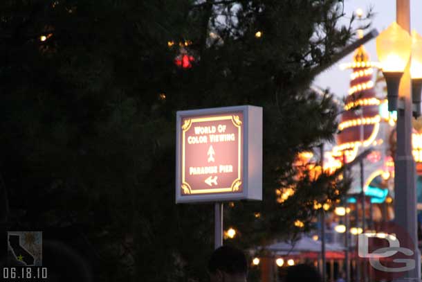 Signs guiding you around as you head to the Pier area.