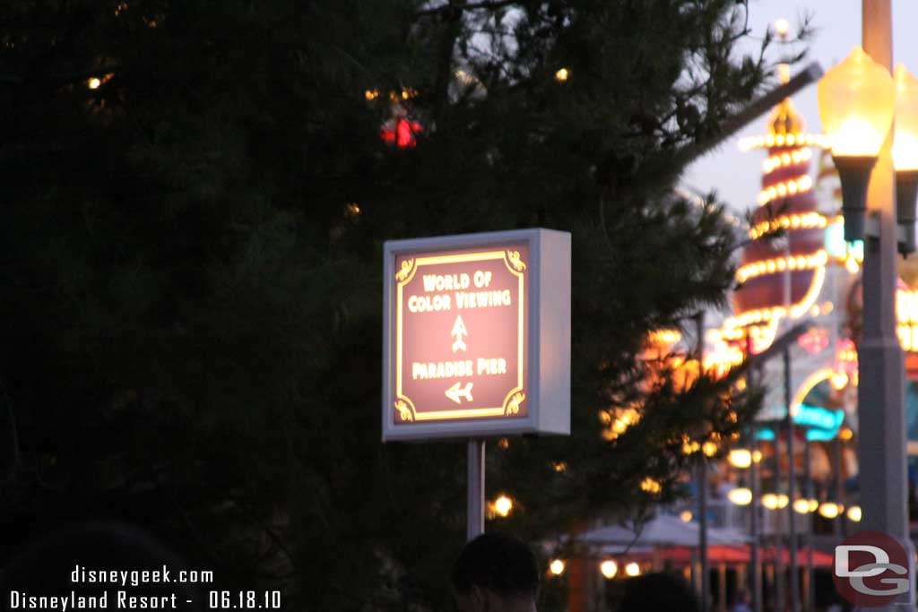 Signs guiding you around as you head to the Pier area.