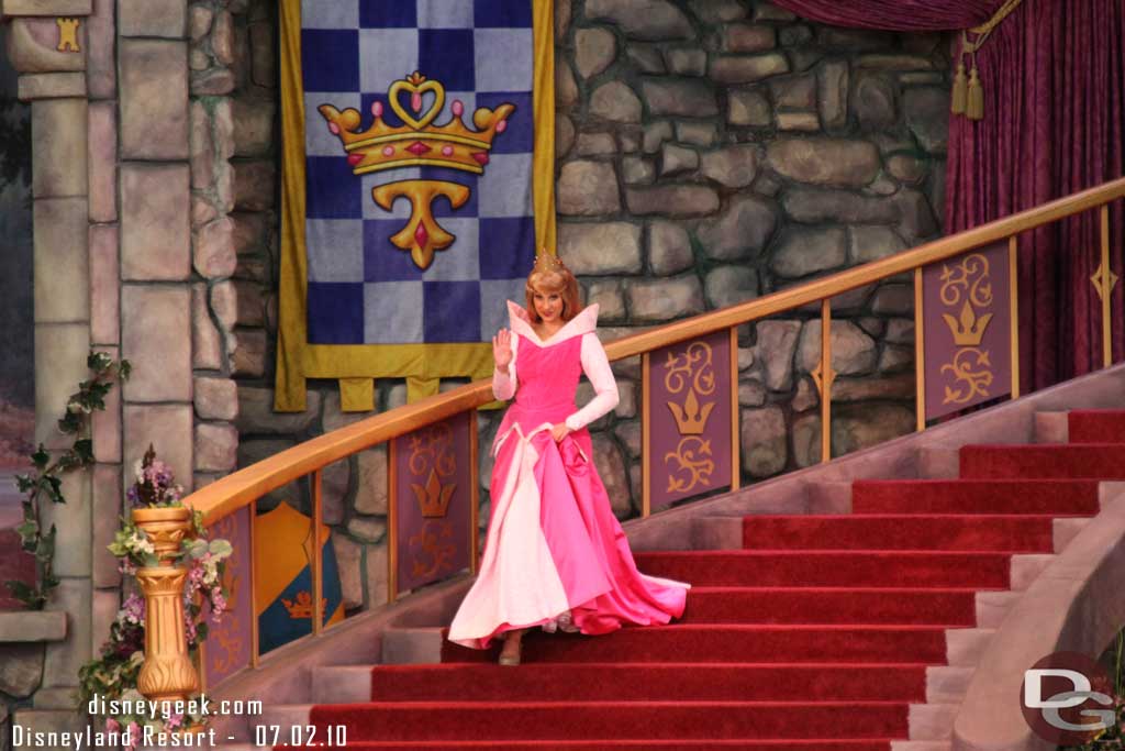 Then the three princesses arrive.