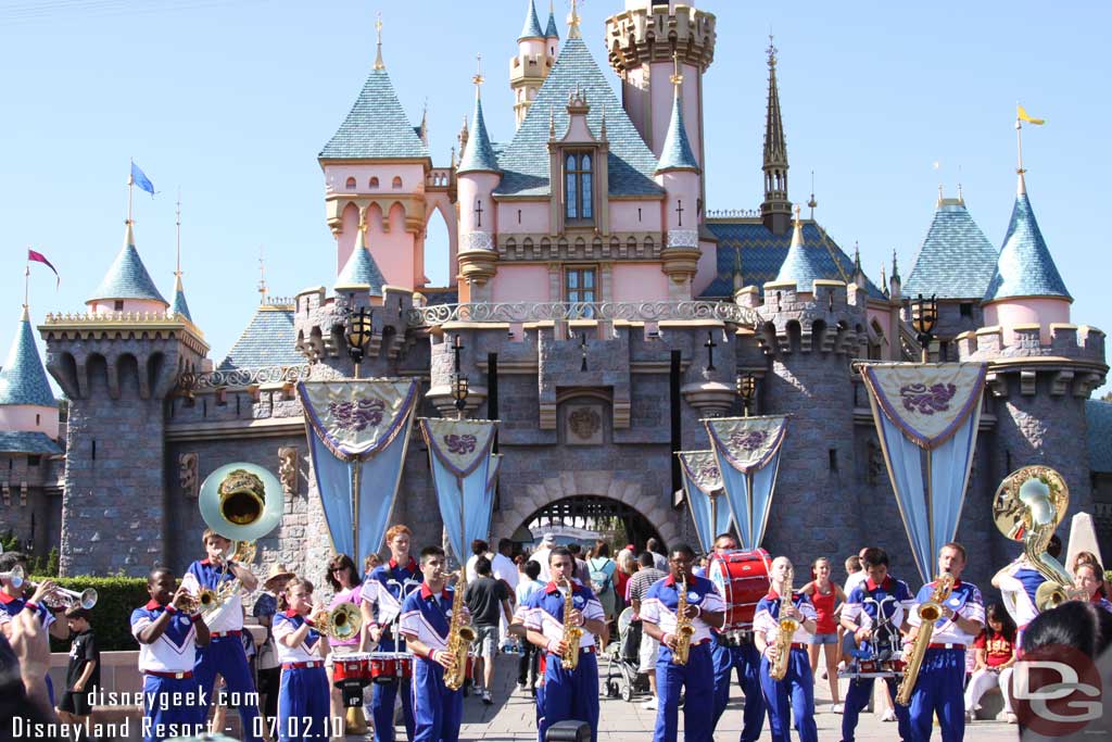 The College Band now plays a different schedule on Fridays.. they still play the castle at 4:20 and Flag Retreat at 5:10 but then they do three sets at Plaza Gardens at 7,8, and 9.