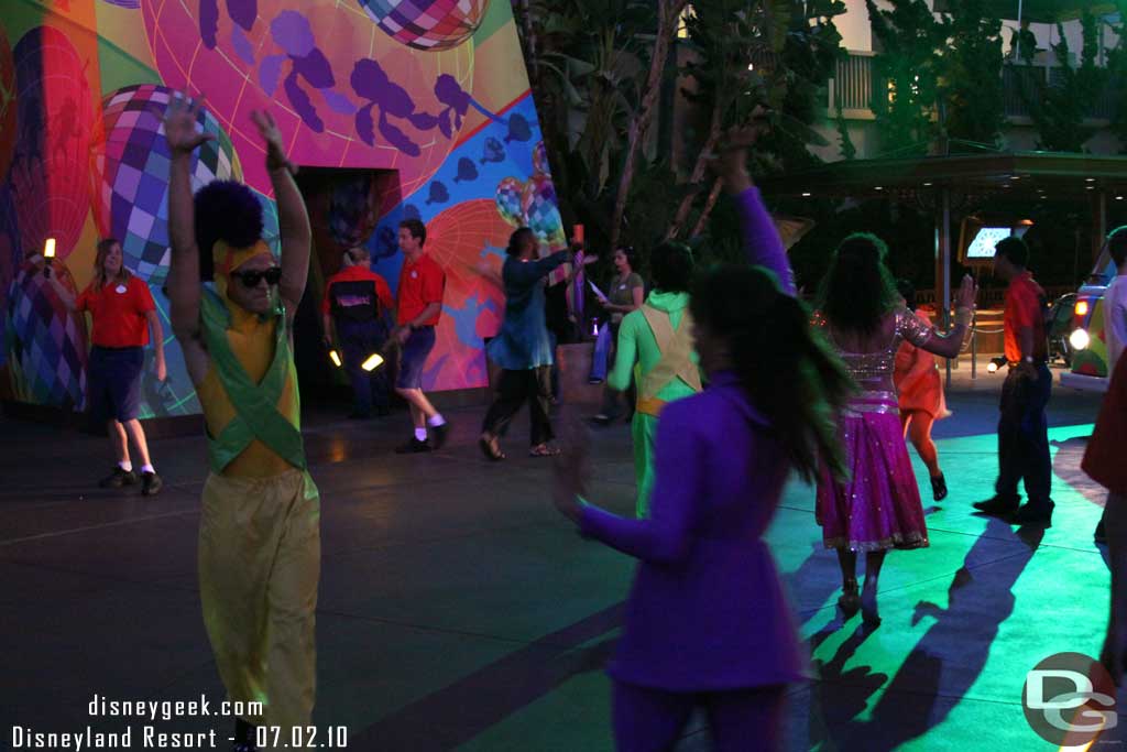 Everyone moved down to the street as the party moved to the Backlot.