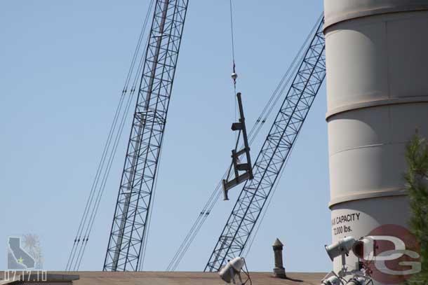 More steel being put into place.