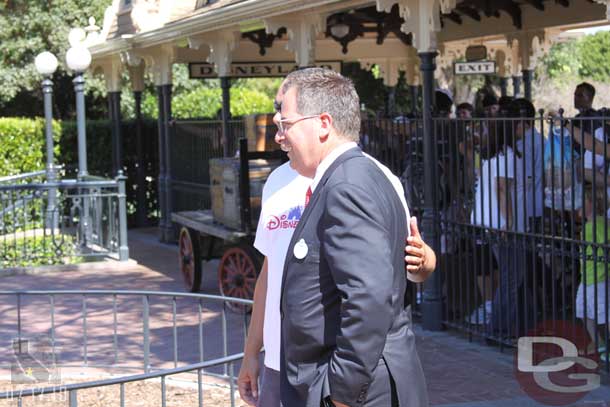 Then it was time to head to Main Street for the Sing Along.  Spotted the Disneyland President up near the train station posing for pictures with those that recognized him.