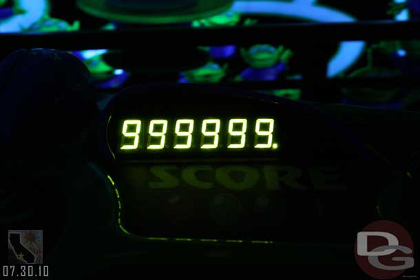 I managed to get a great score.. hit all 9s before the last room.. not sure what the real score was since my photo had the wrong score (I was the only person in my car but my photo had 12K for one seat and 32K for the other... so a ghost beat me!!!).