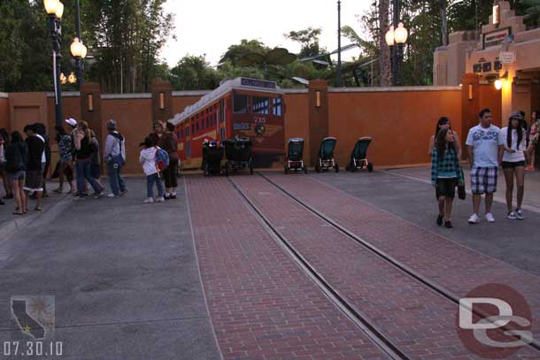 The crowd was thinner so some better shots of the new rails. Notice the different color in the middle of the bricks/rail near where the line is.. I will have a closer shot on the next page).