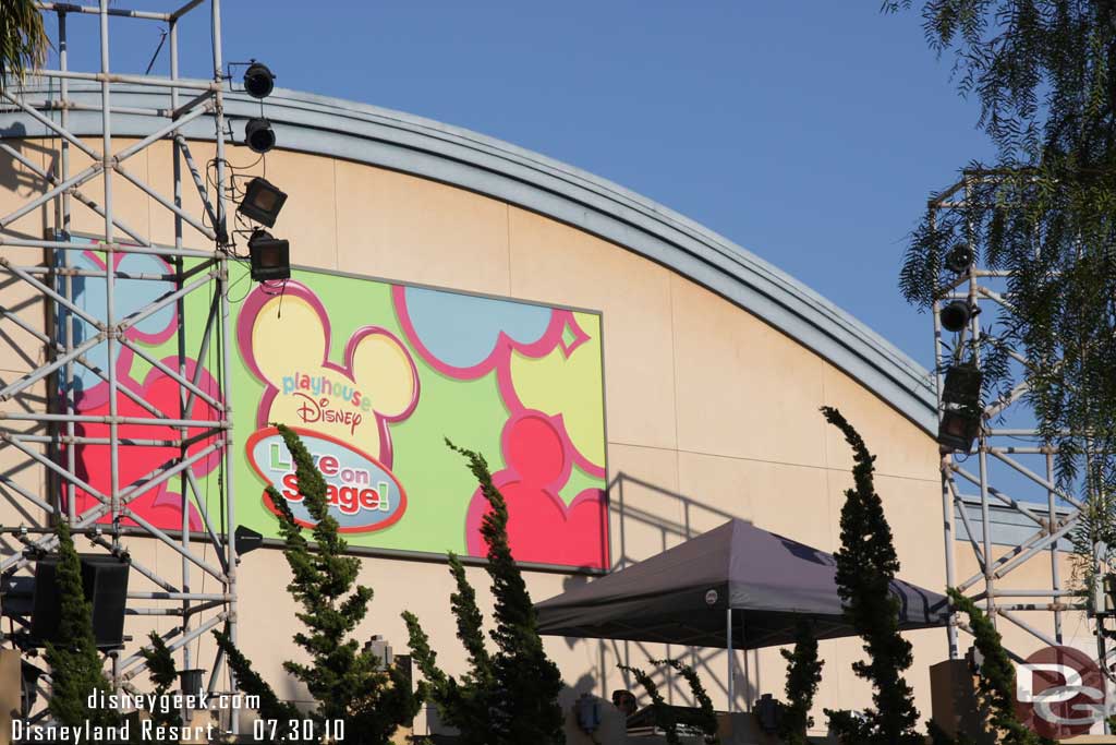 Noticed the tent for the techs was on the roof, not sure if I mentioned/noticed this before.