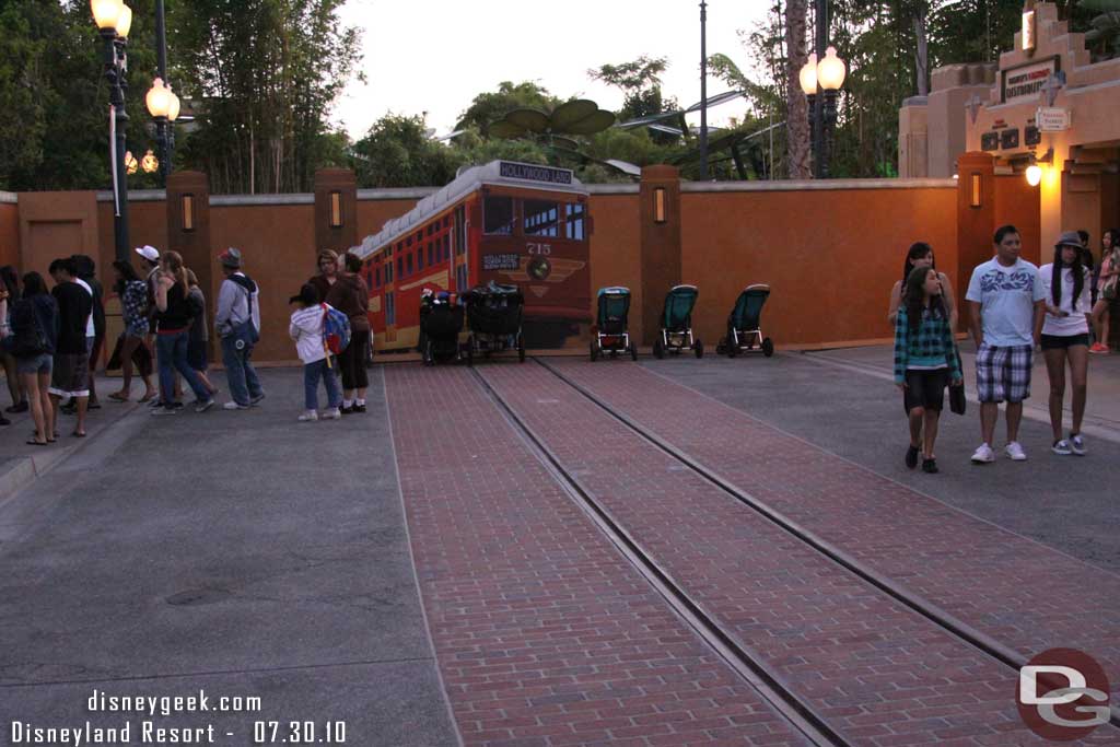 The crowd was thinner so some better shots of the new rails. Notice the different color in the middle of the bricks/rail near where the line is.. I will have a closer shot on the next page).