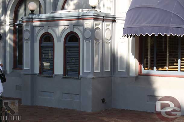 The Disney-Visa location is closed, have not seen it open in quite a while now that I think of it.