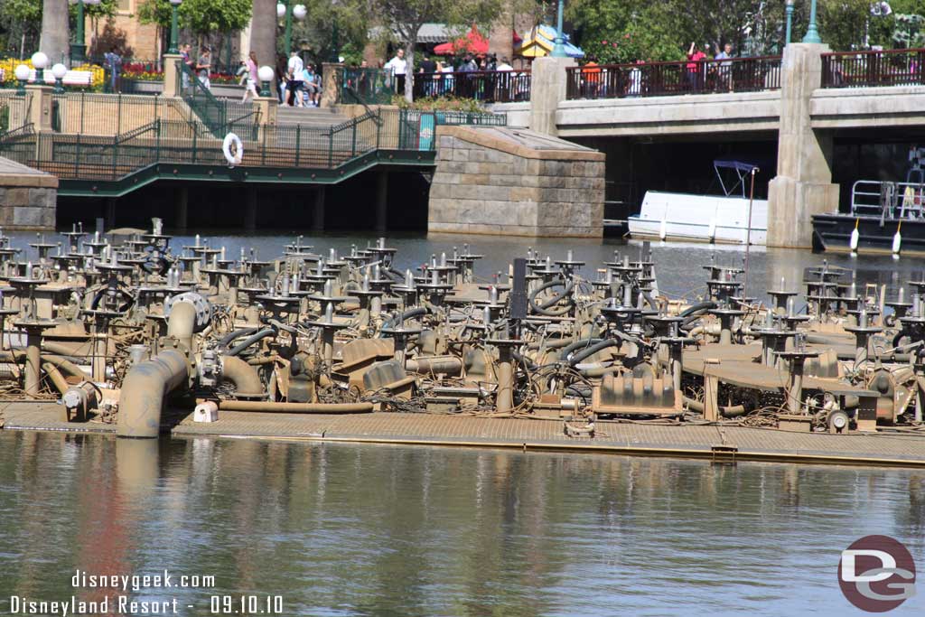 The platform is taking on a great brown look thanks to the water.