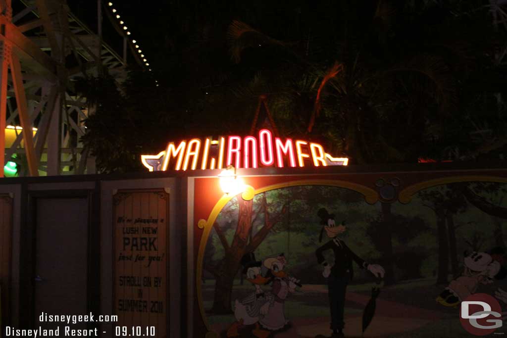 The Maliboomer sign was still lit too.