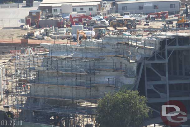 Still seems odd they are not going to finish this rockwork around to the right.. but I guess the only bad sight line is from the Fun Wheel?