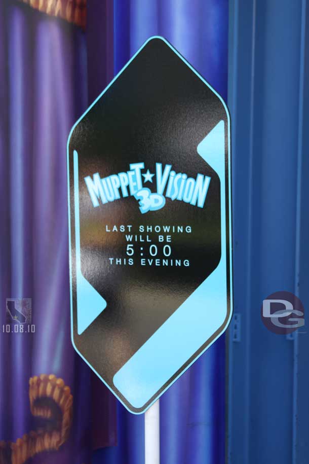 As I mentioned earlier Muppets will close each night early for the Tron trailer/clips.