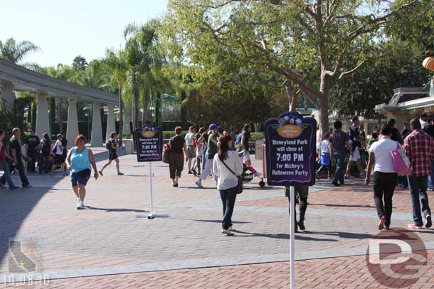 Plenty of signs to warn you of the early park closing.