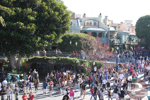 Now time for a trip aboard the Mark Twain, which received a new show narration.