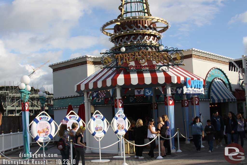 Duffy now blocks the entrance to the Seaside Treasures with a Meet and Greet.