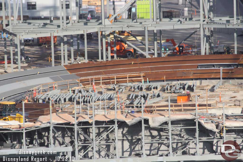 You can see the steel for the rockwork wrapping around the track a bit now (on the far side)