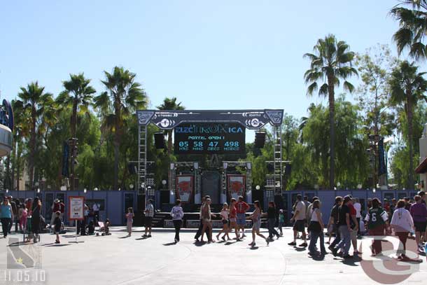 High School Musical now uses the ElecTRONica stage which has been moved out to allow for more removal of the Sunshine Plaza