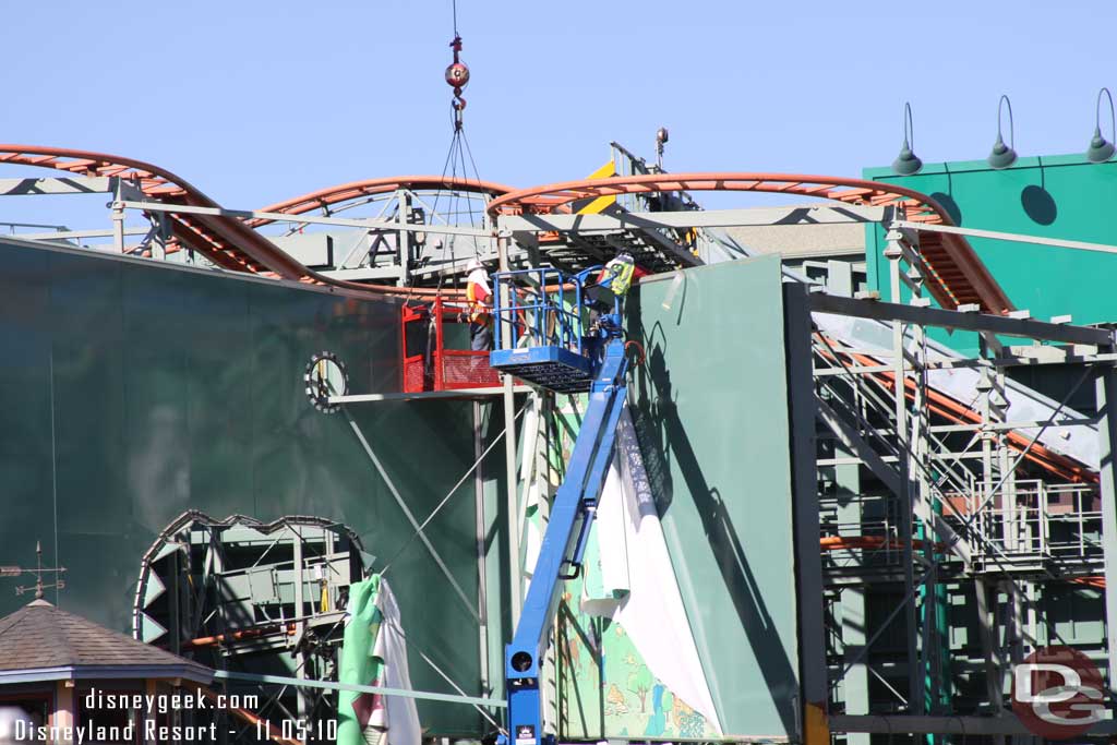 A closer look at the mural removal process