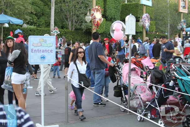 Something a bit different the entrance for Small World was at the far end of the mall area, not at the attraction.