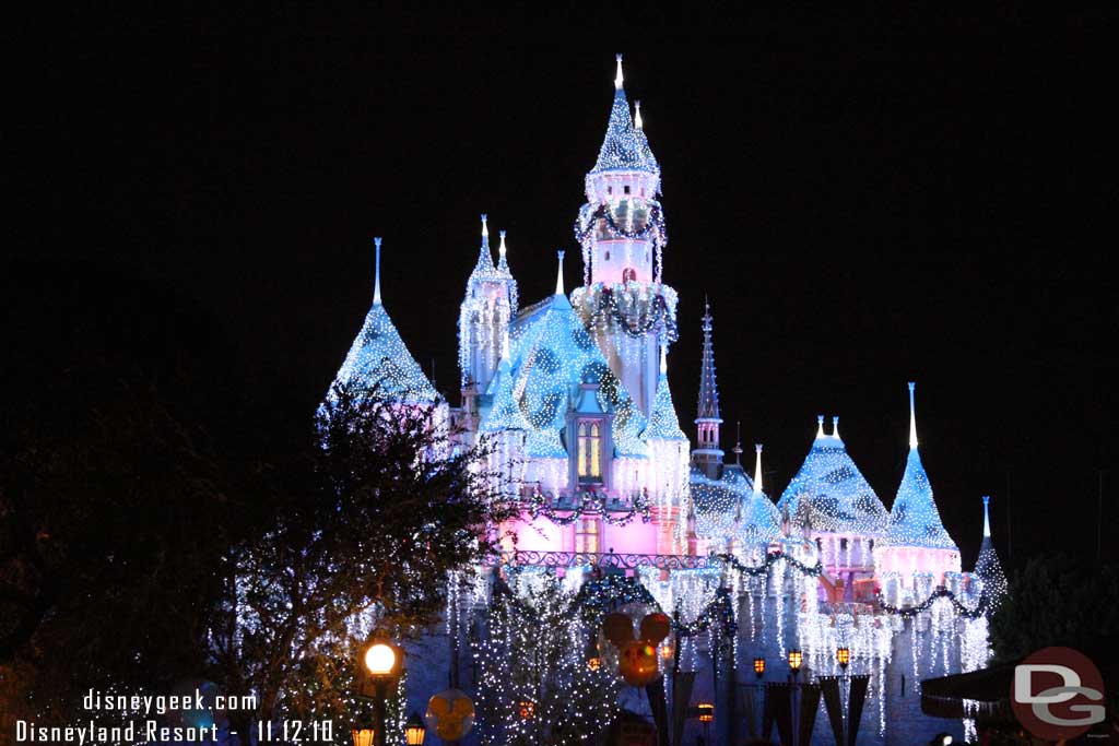 Found a spot for Believe in Holiday Magic, which looked promising but due to a handful of kids on shoulders surrounding me turned out to not be that good.