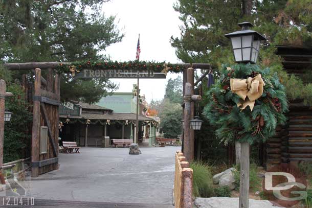 Another rare shot for me.. an empty Frontierland.