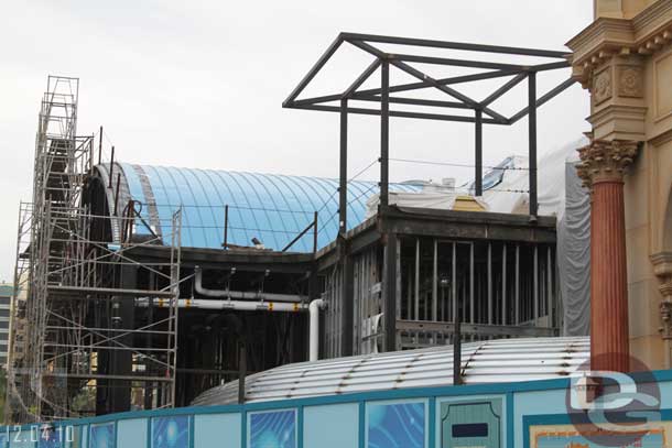 The archway out front has a cover on it now and the roof looks to be almost covered too.