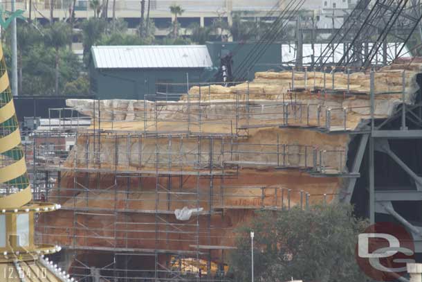 Made it around to the Fun Wheel.  The rocks are looking great that overlook the Wharf.