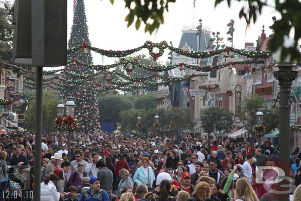 After the parade Main Street was a little more crowded.