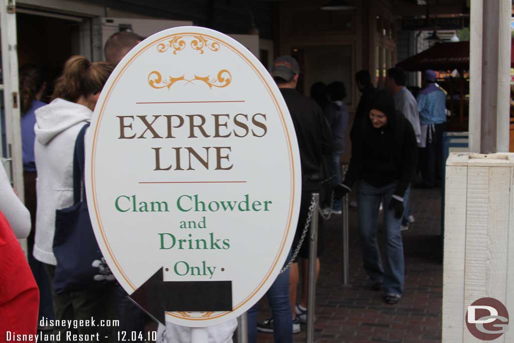 There was an express line if you just wanted a drink and/or chowder.