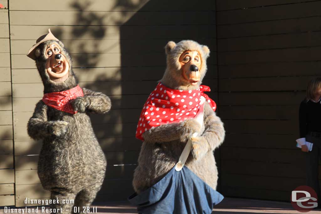 The Country Bears returning for more pictures