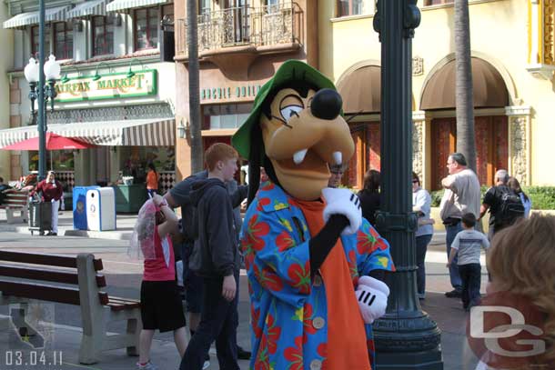 Goofy strolling down the street.