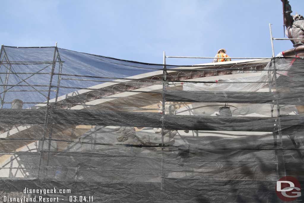 The tarp/covers make it too hard to get a good shot of the archway, but the reliefs are in.