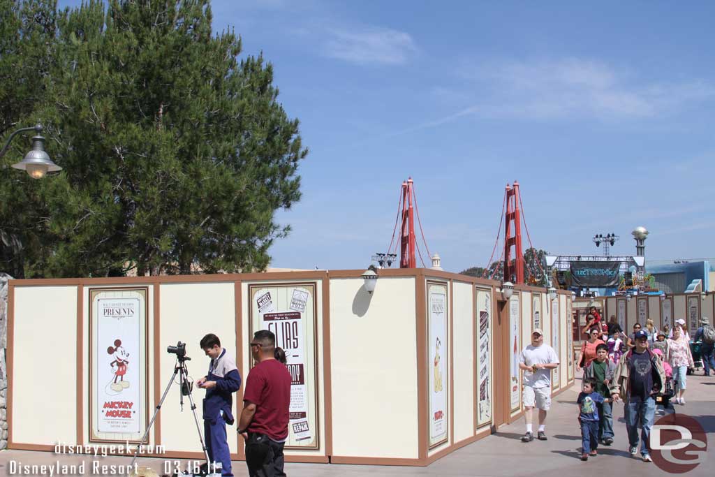 A better shot showing the corridor of walls you go through now to reach the front of the park.