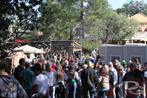 Over to Frontierland.  Here you can see the choke point I mentioned with the wall.